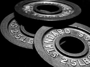 A pile of weight lifting plates.